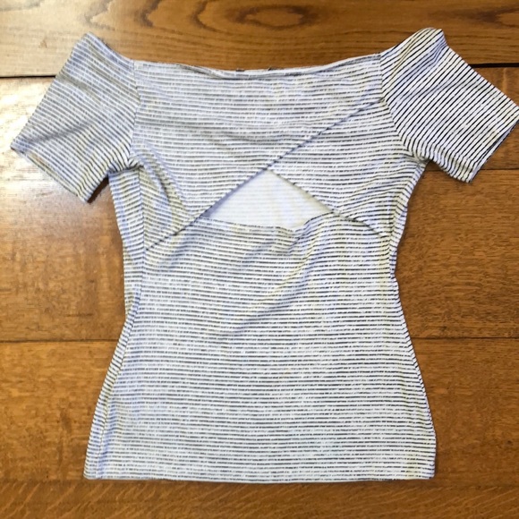 Guess Off the Shoulder Top Size 0 - Picture 2 of 2